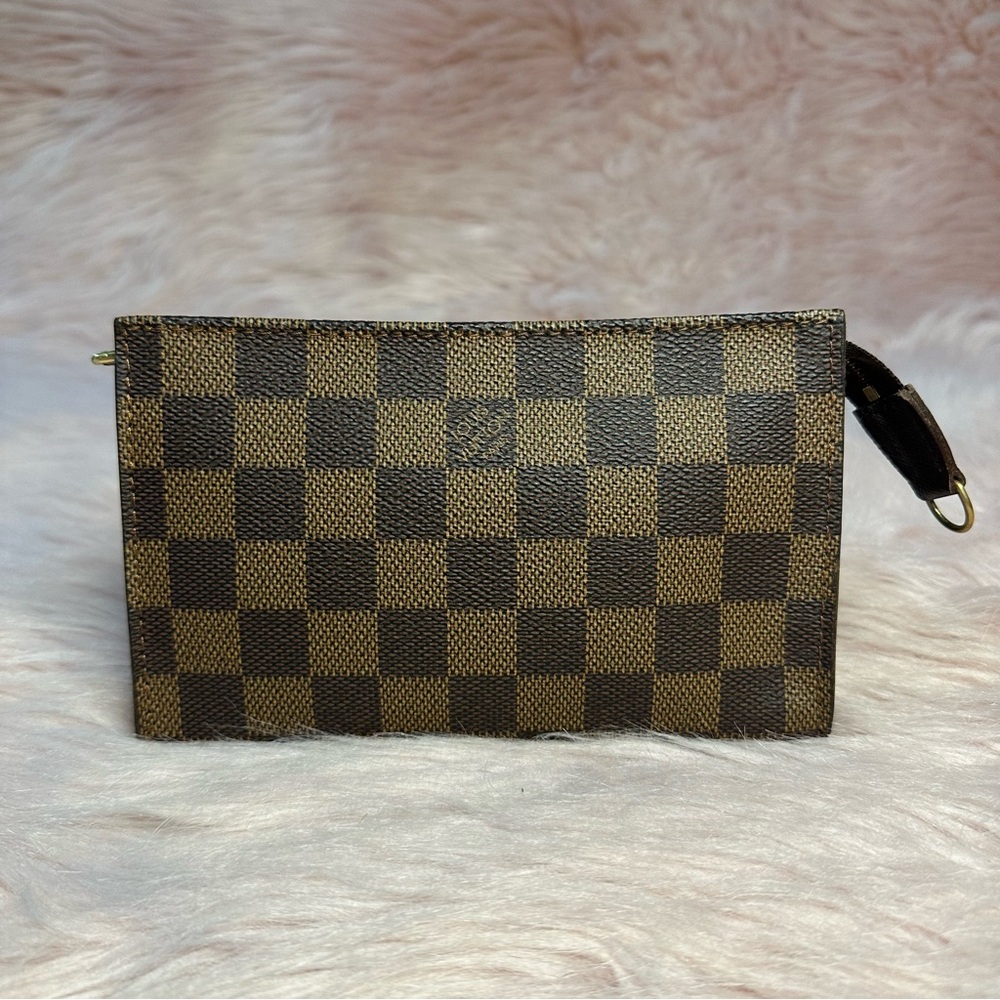 🟥 SOLD! Louis Vuitton Marais Bucket Pouch PM Damier Ebene Clutch